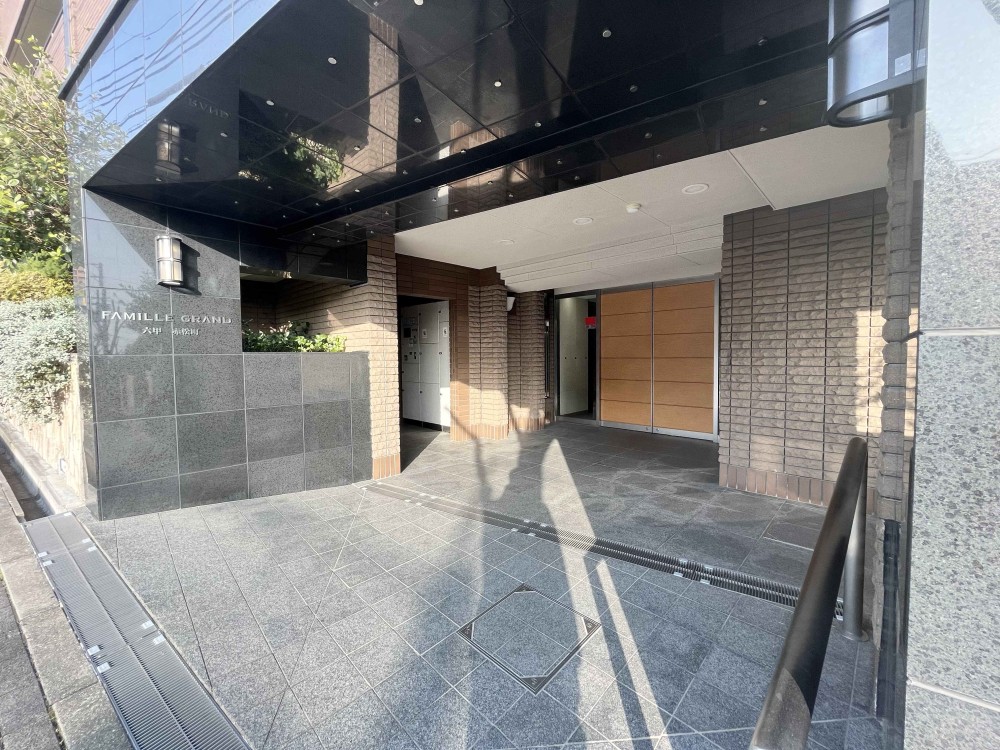 ファミールグラン六甲赤松町	　分譲賃貸	